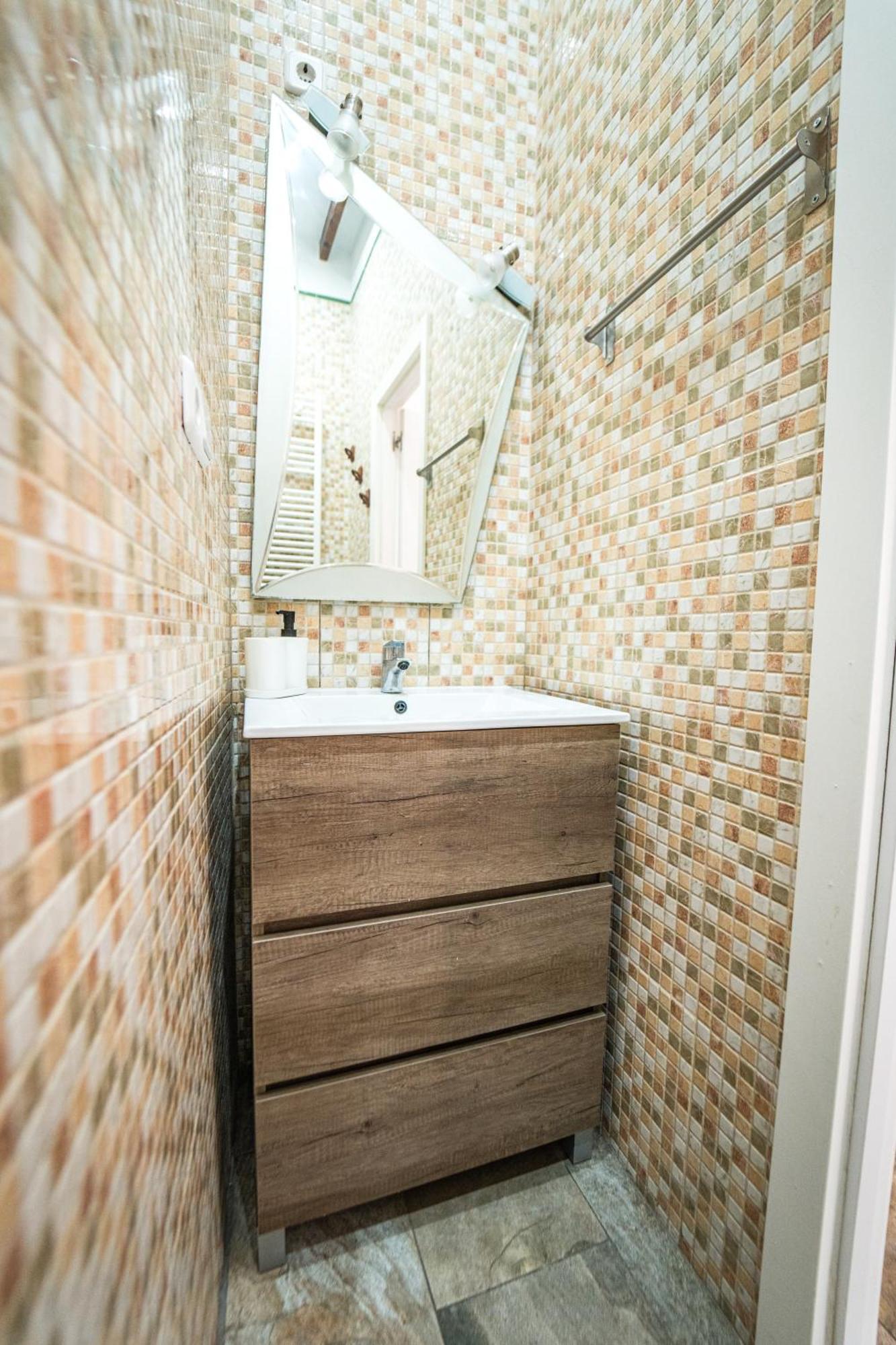 Centrico Atico En Madrid By Bebalmy Apartamento Exterior foto